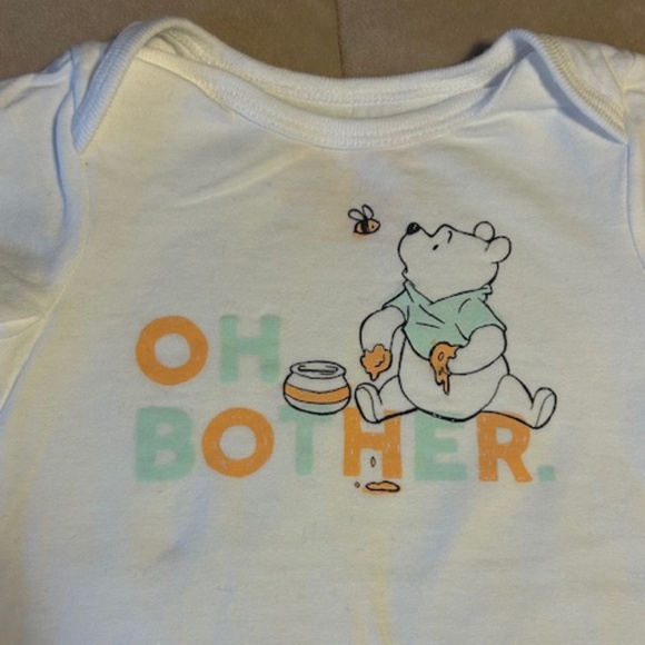 Disney Jumping Bean Winnie the Poo onesie - 9 months - Picture 2 of 4